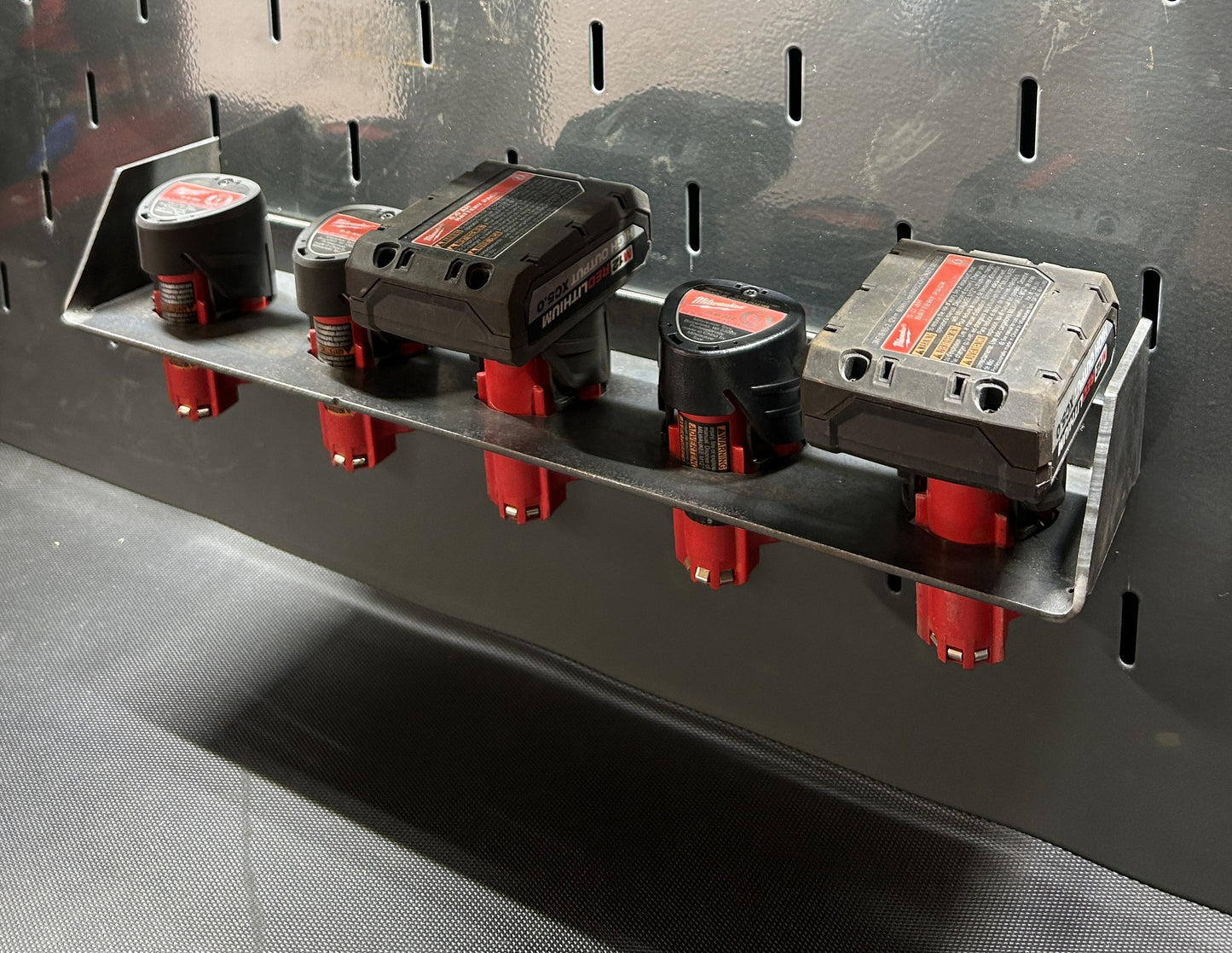 Snap On - Milwaukee Kit, one 4x18v battery mount, one 5x12v battery mount, 1 universal charger mount