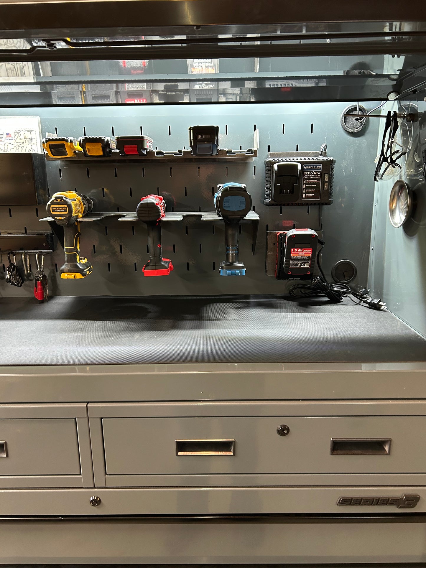 Bauer, Dewalt, Hercules 6x Battery Mount