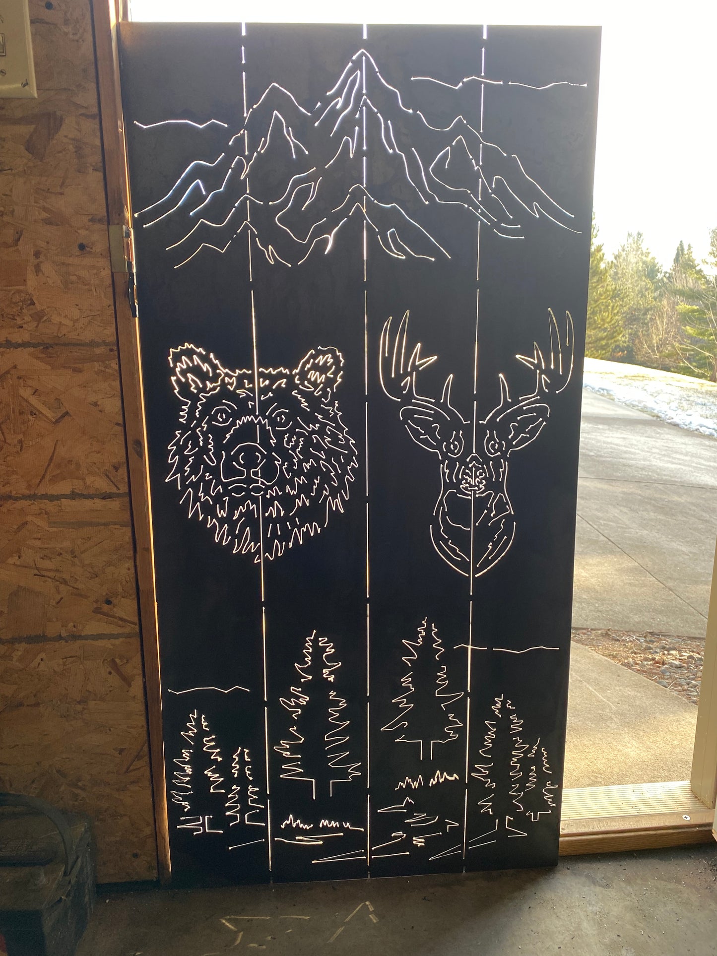 Hunting Deer and Bear Welded Smudge Pot