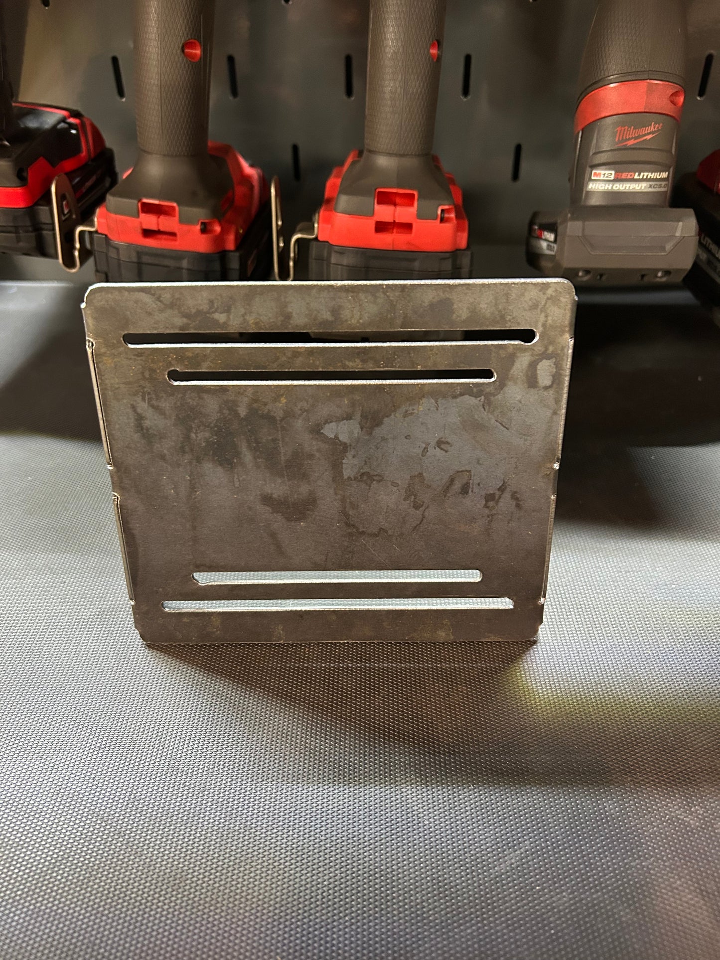 Icon & US General - Computer Monitor Mount