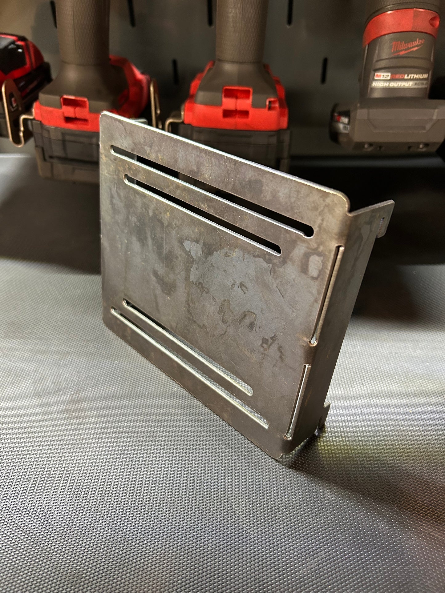 Icon & US General - Computer Monitor Mount