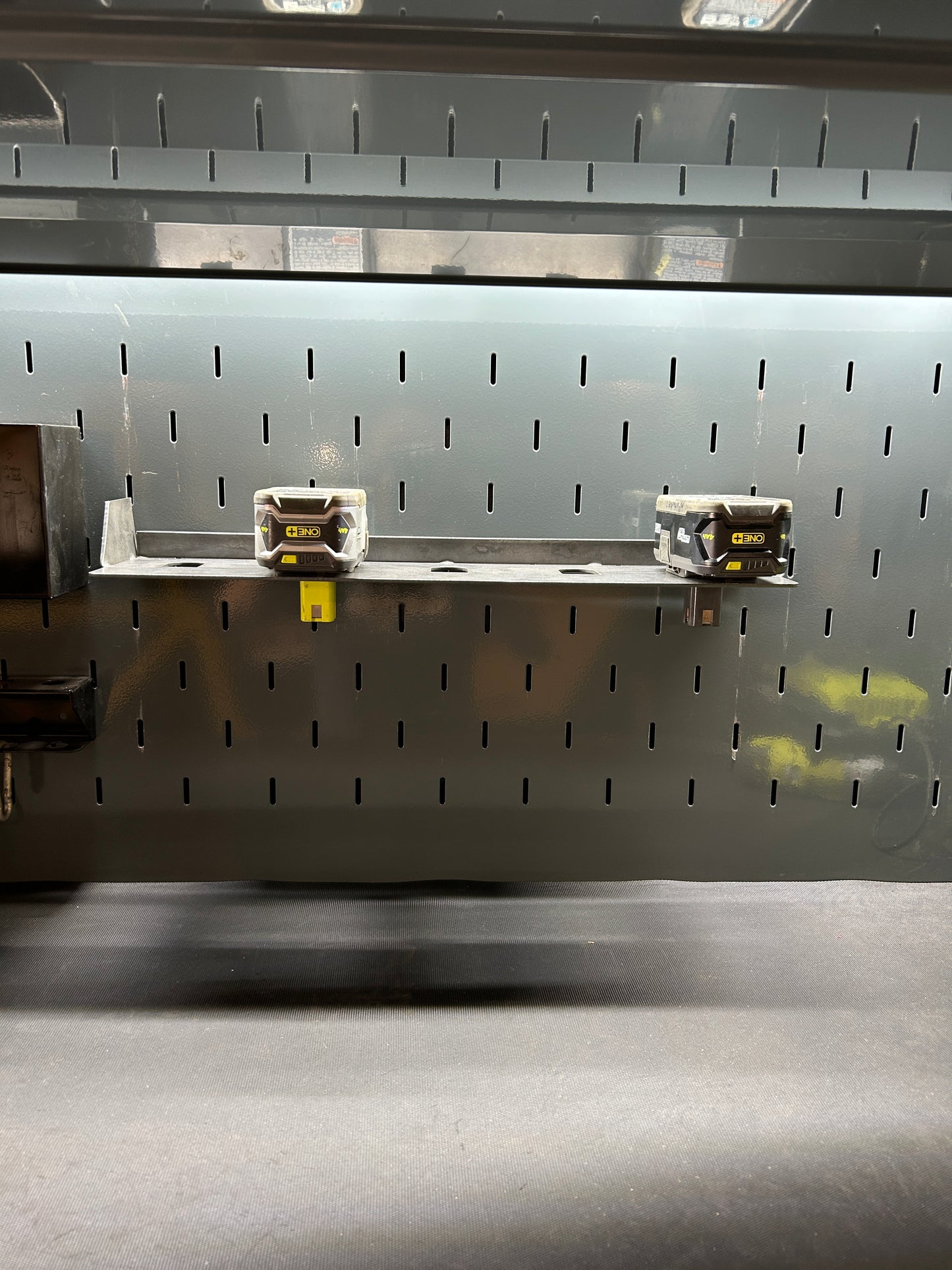 Ryobi 5x18v Battery Mount