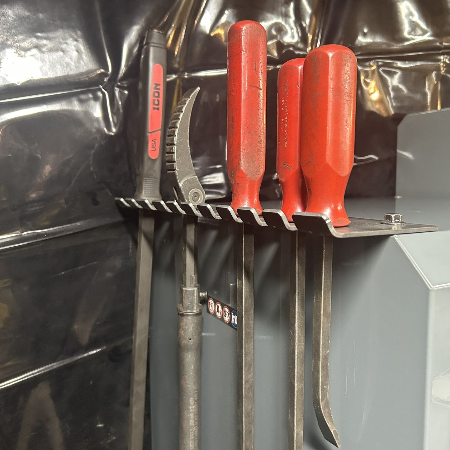 End Locker Pry Bar Mount - Harbor Freight Icon & US General